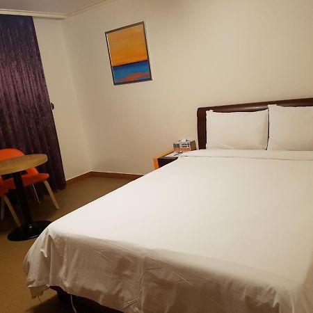 جانجنيونج Crystal Motel المظهر الخارجي الصورة
